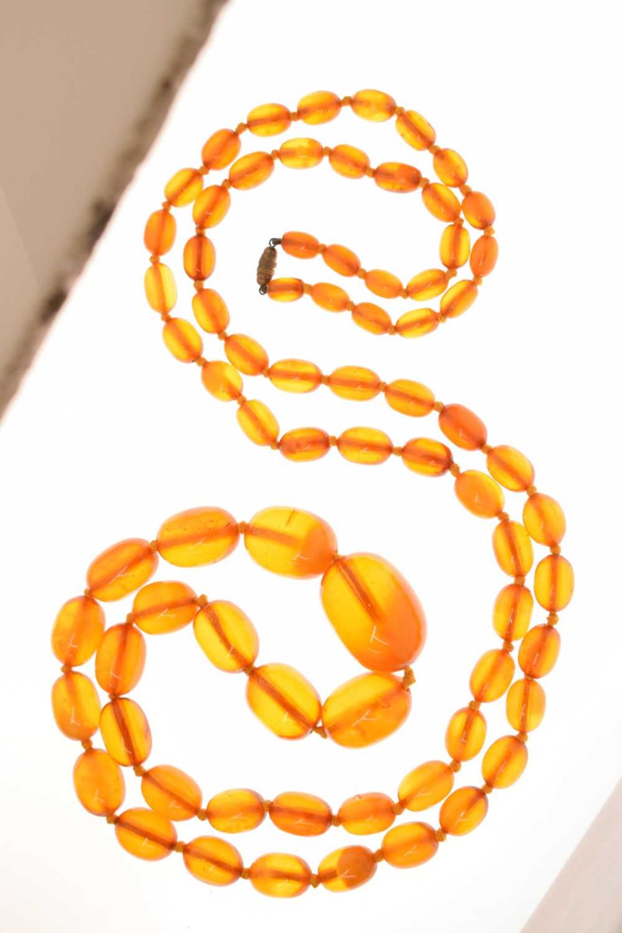 Amber bead necklace - Image 10 of 10