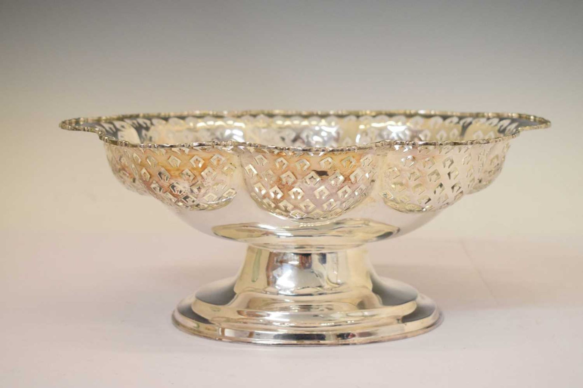 George V silver pedestal bowl or comport - Image 2 of 13
