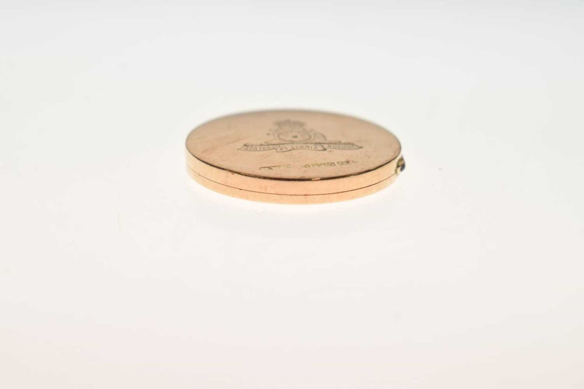 Royal Artillery 9ct gold circular locket - Image 4 of 9