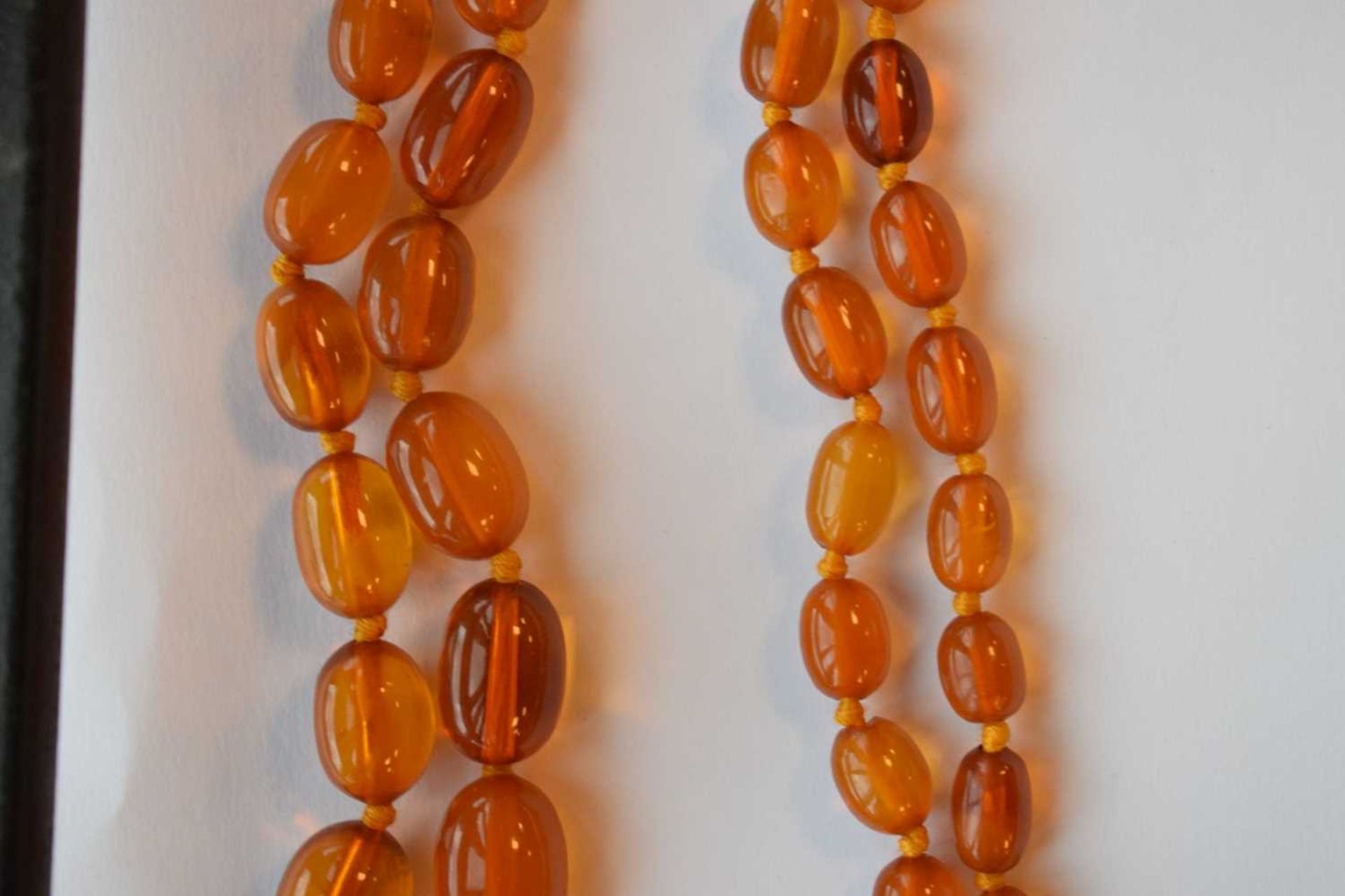 Amber bead necklace - Image 4 of 10