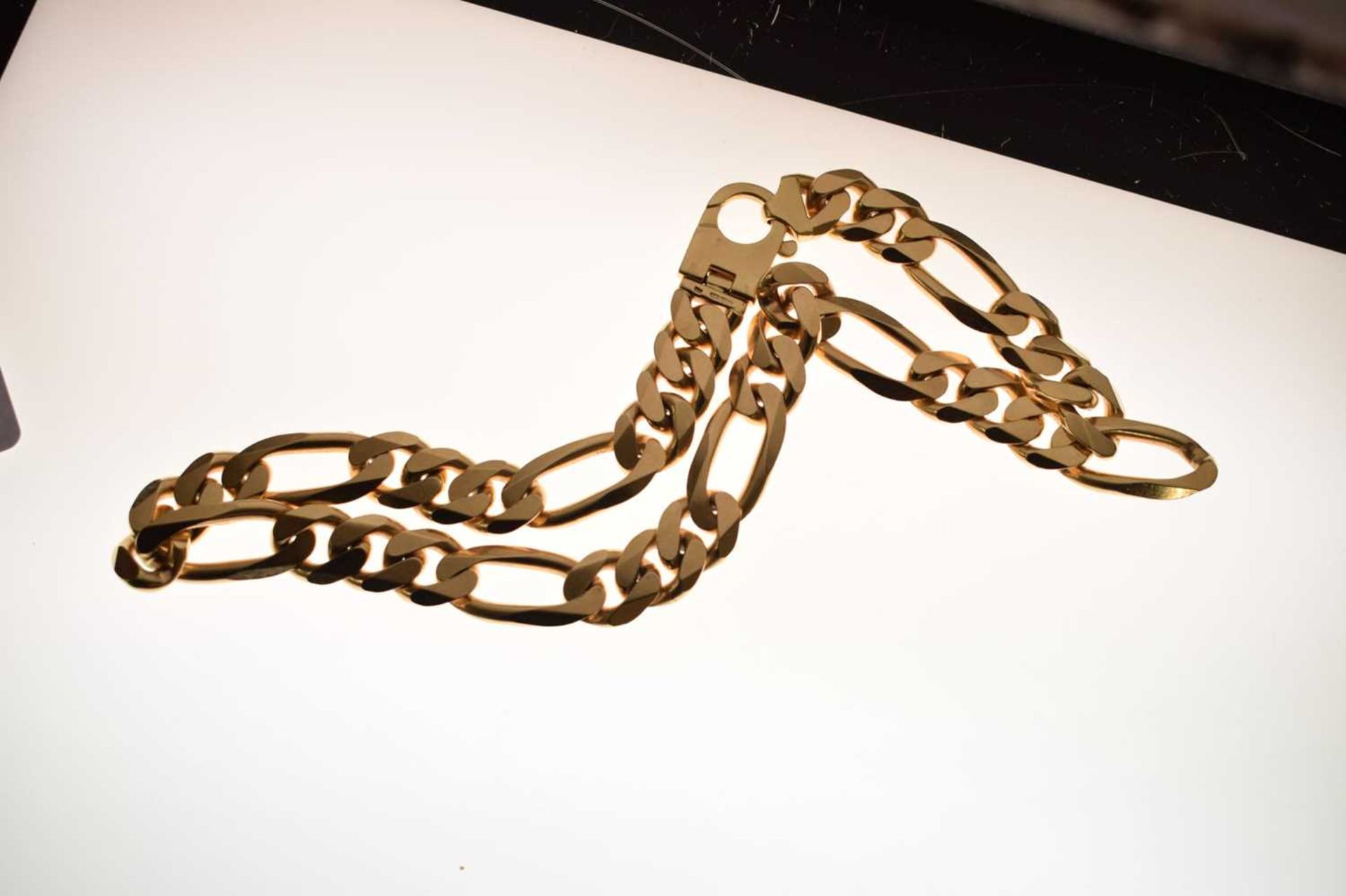 Heavy gauge filed curb link yellow metal chain, stamped '14K Italy' - Image 2 of 11