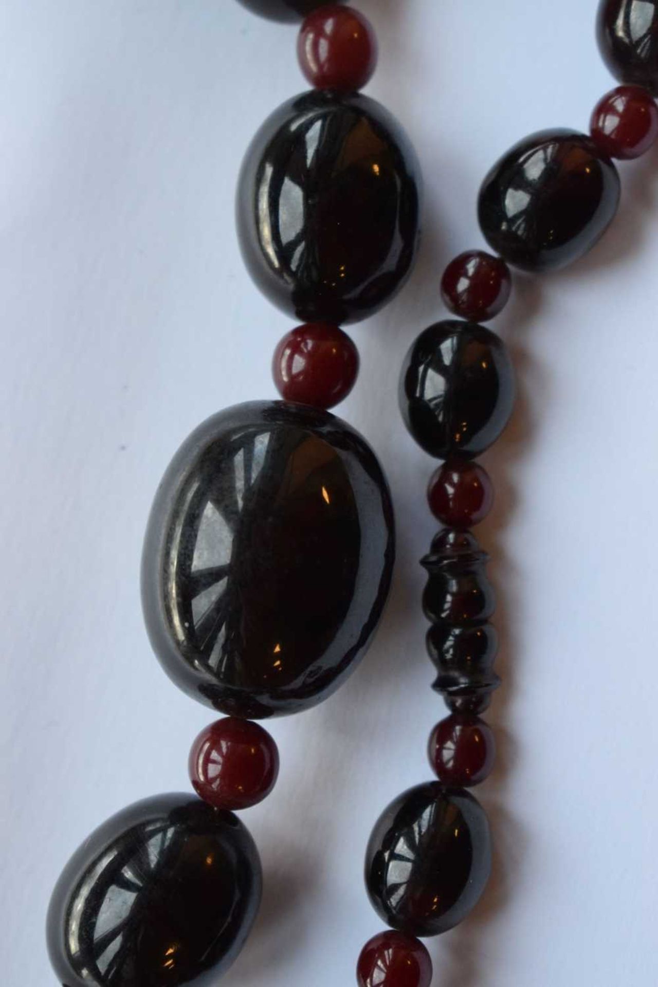 'Cherry amber' coloured bead necklace - Image 10 of 14