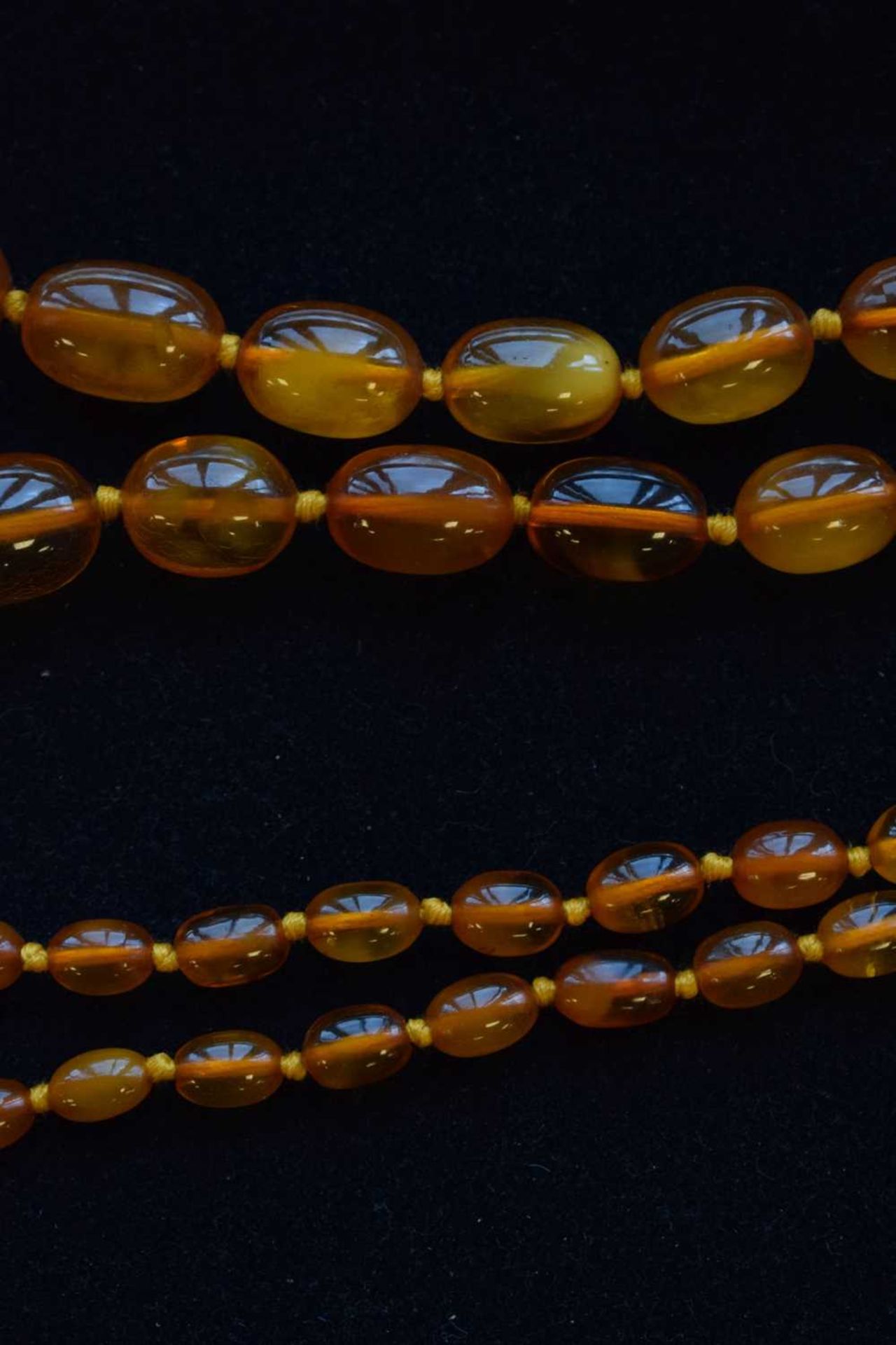 Amber bead necklace - Image 7 of 10