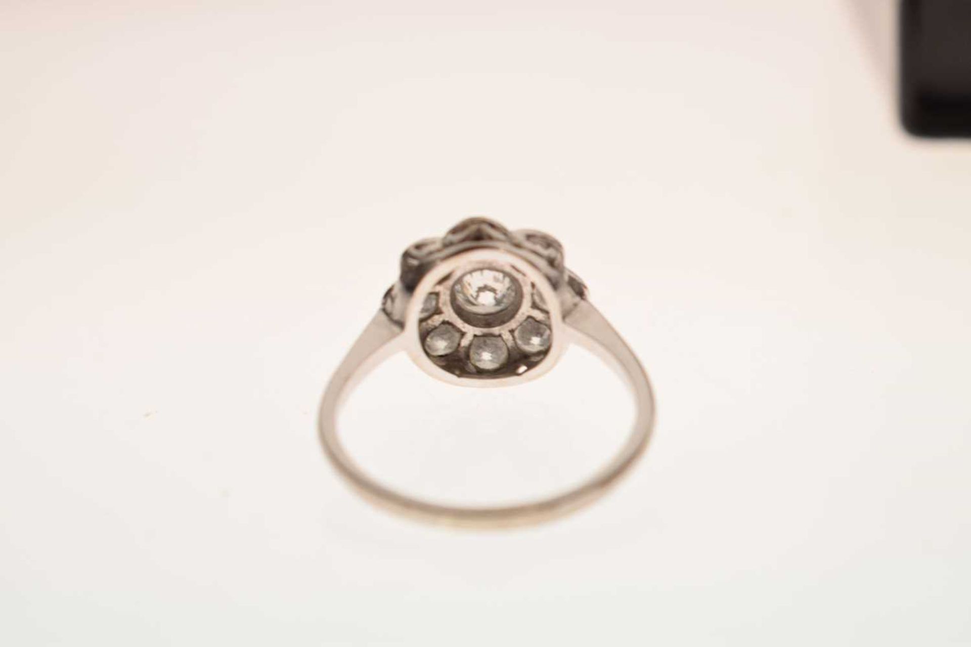 Diamond nine stone daisy cluster ring - Image 4 of 6