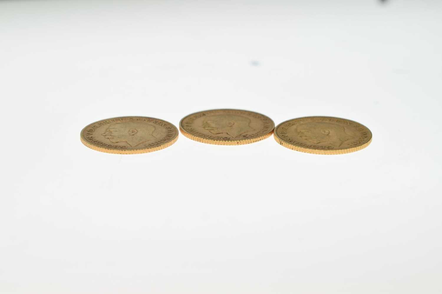 Three George V gold half sovereigns, 1911, 1912, and 1913 - Image 8 of 9