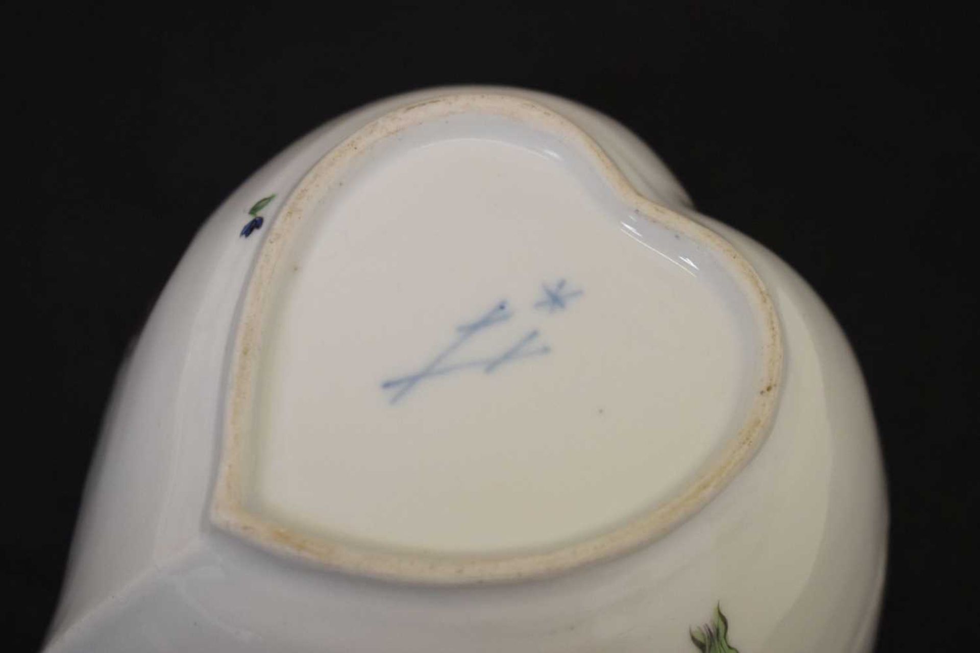 Meissen Marcolini period lidded bowl - Image 13 of 14