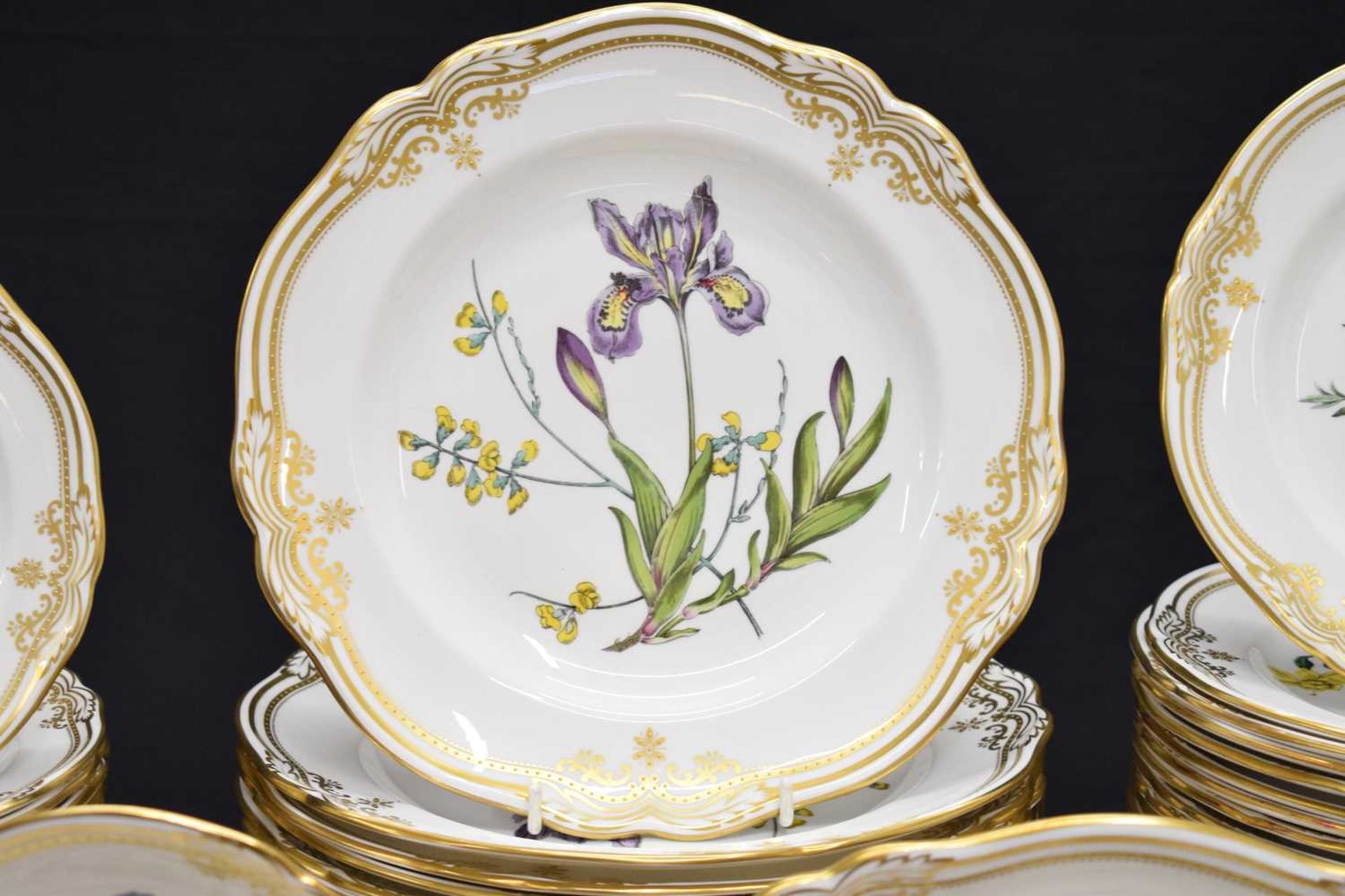 Extensive collection of Spode ‘Stafford Flowers’ dinner and tea wares - Image 3 of 17