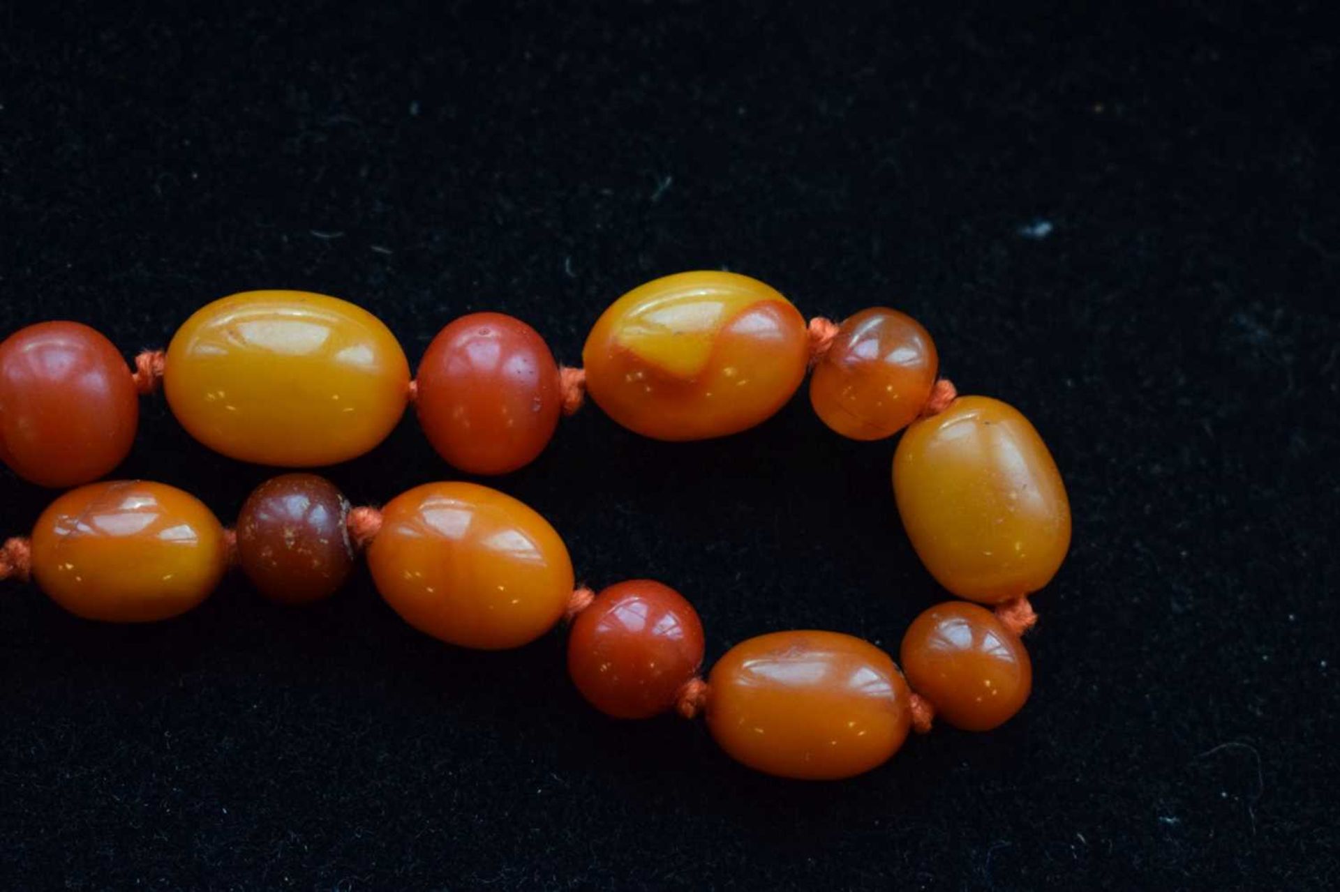 'Butterscotch amber' coloured bead necklace - Image 11 of 12