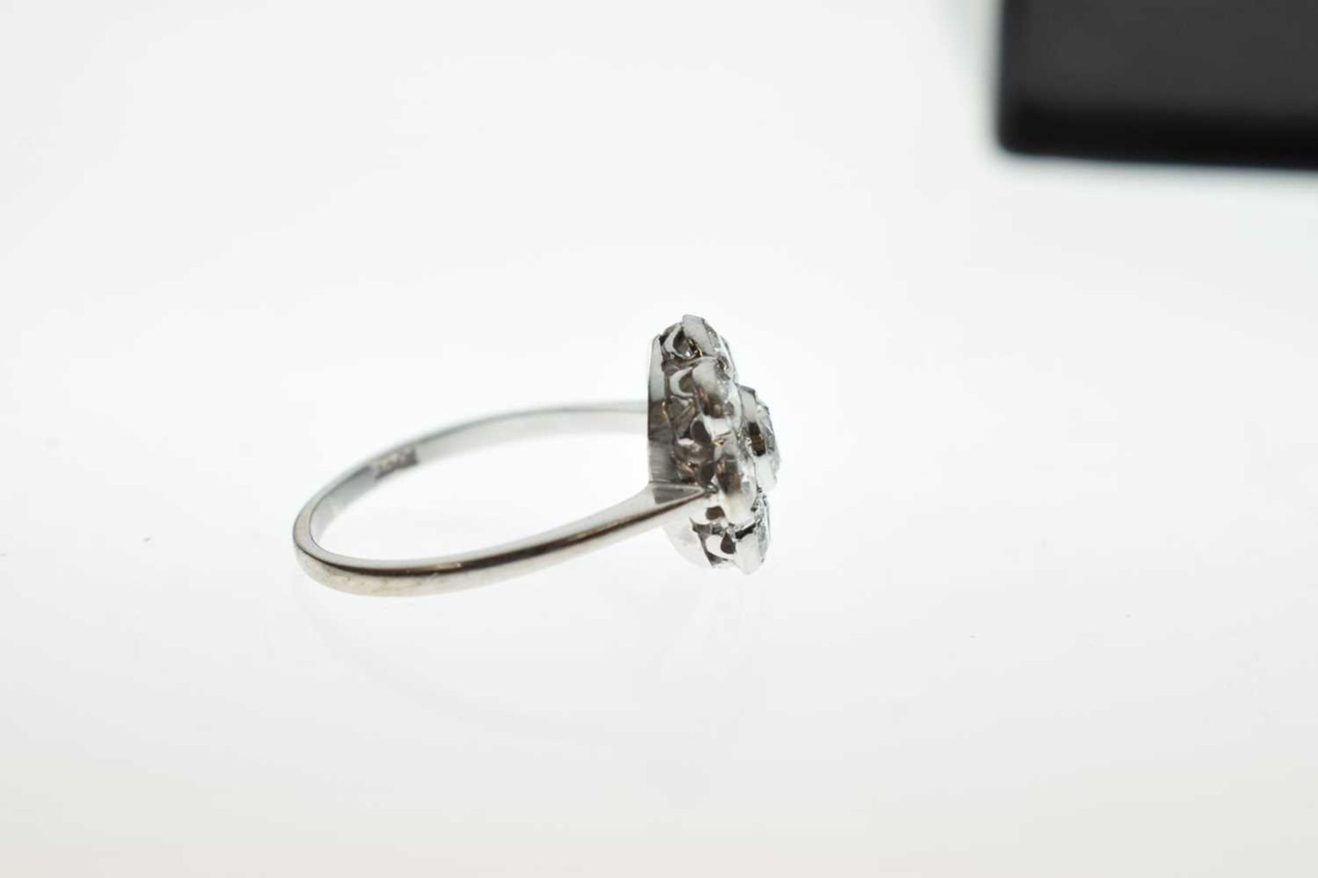 Diamond nine stone daisy cluster ring - Image 3 of 6