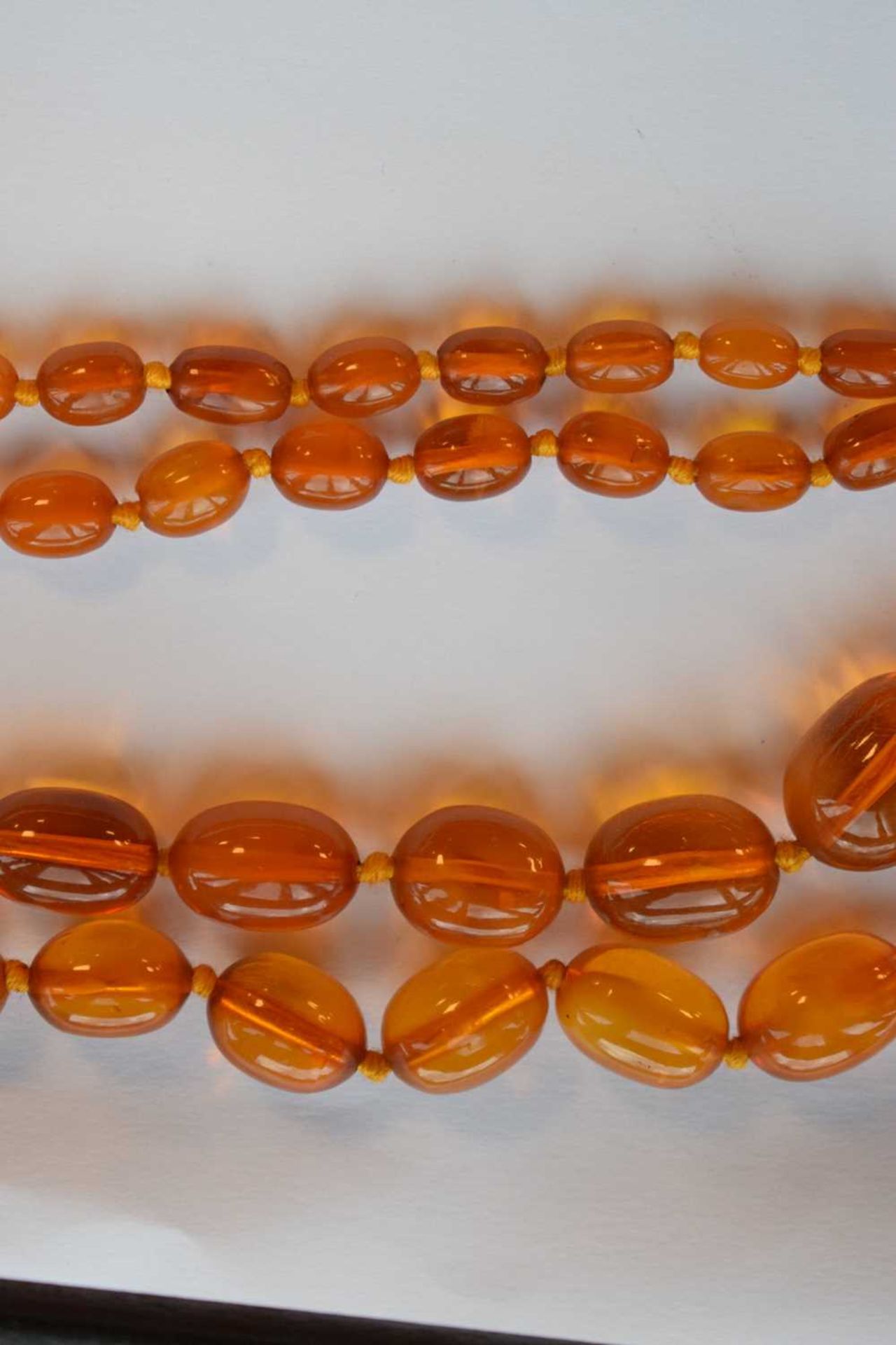 Amber bead necklace - Image 3 of 10