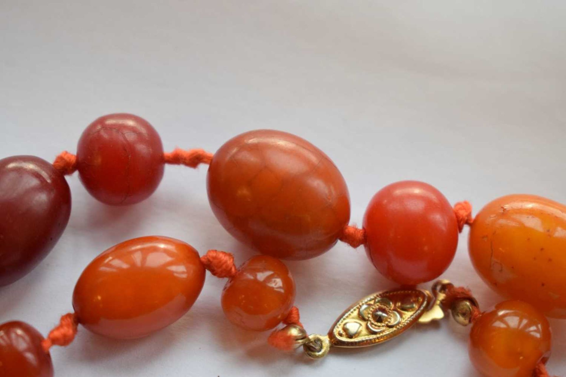 'Butterscotch amber' coloured bead necklace - Image 7 of 12