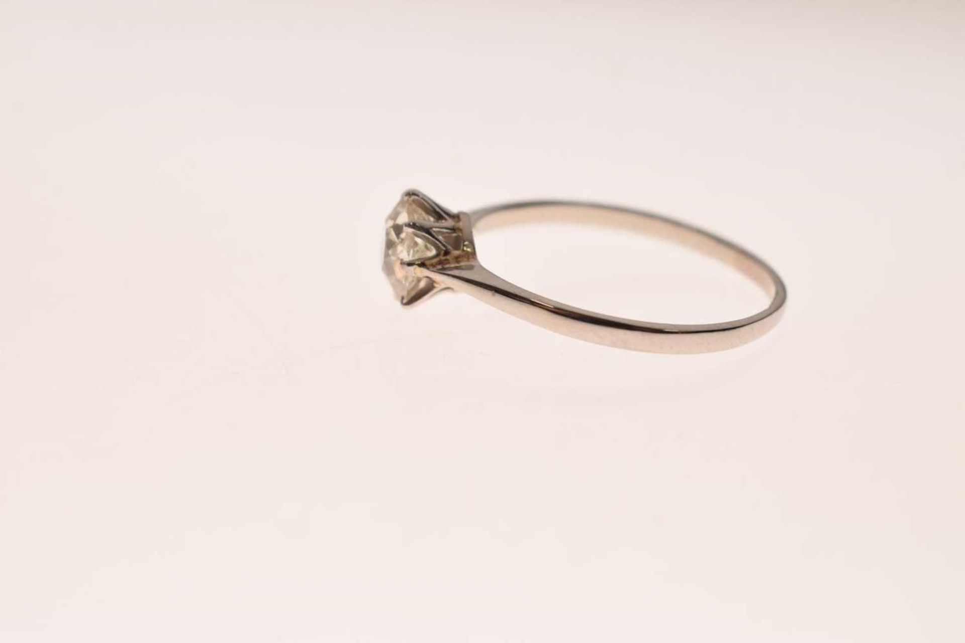 Diamond solitaire platinum ring - Image 3 of 7