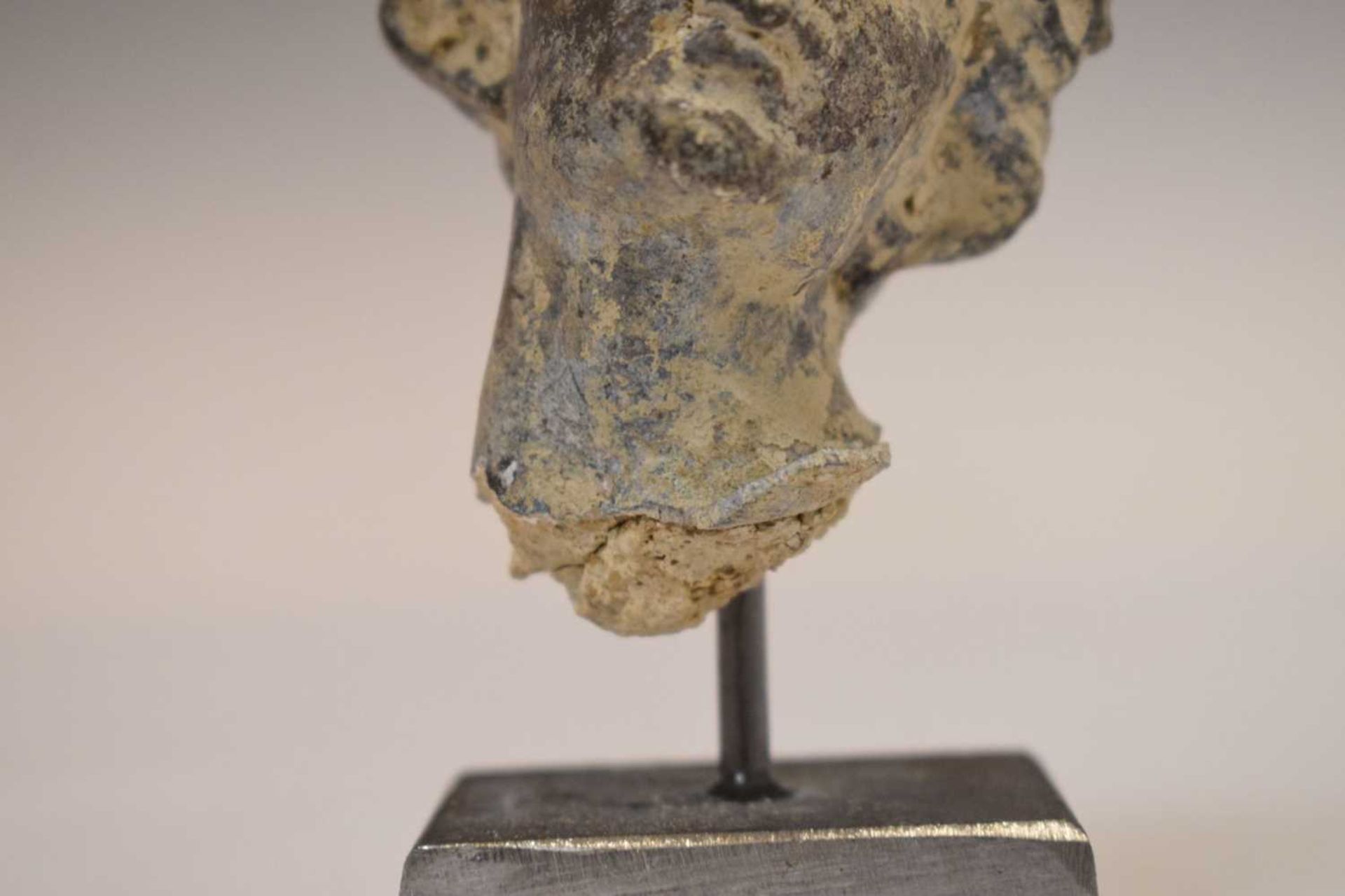 Small antique lead bust of a male - Image 3 of 10