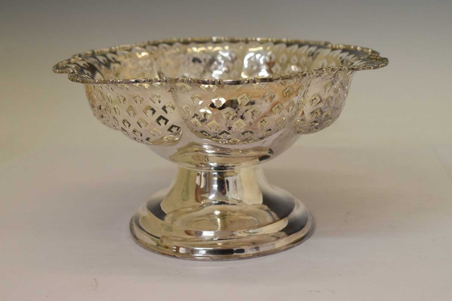 George V silver pedestal bowl or comport - Image 3 of 13
