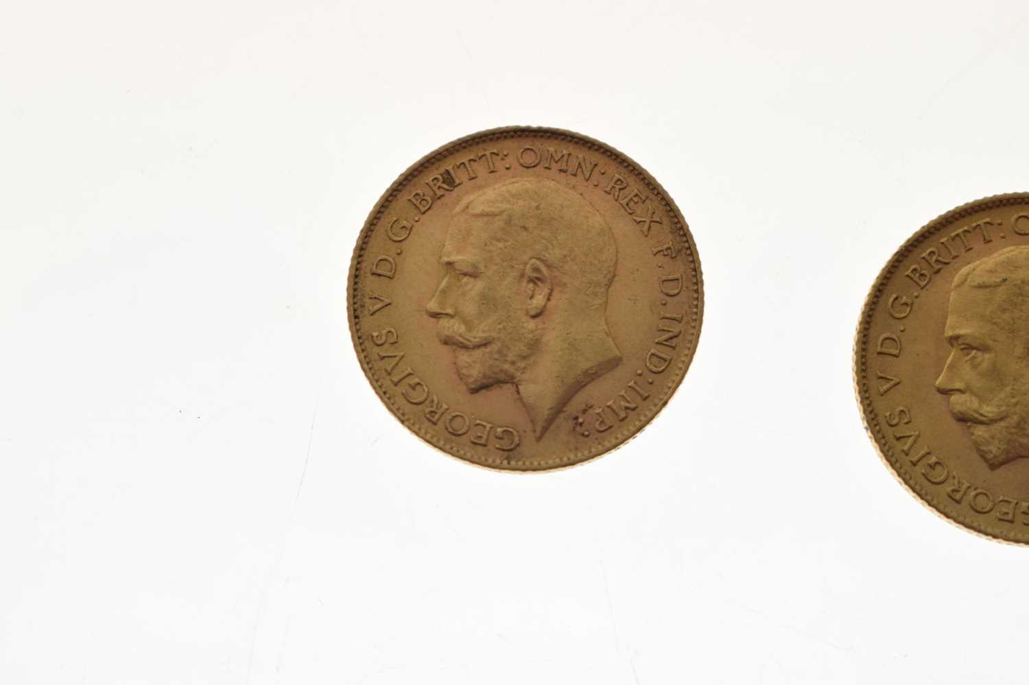 Three George V gold half sovereigns, 1911, 1912, and 1913 - Image 7 of 9