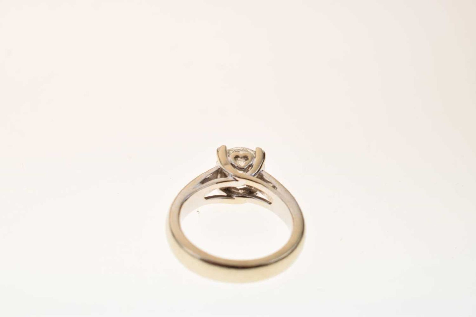 Diamond single stone ring - Image 3 of 9