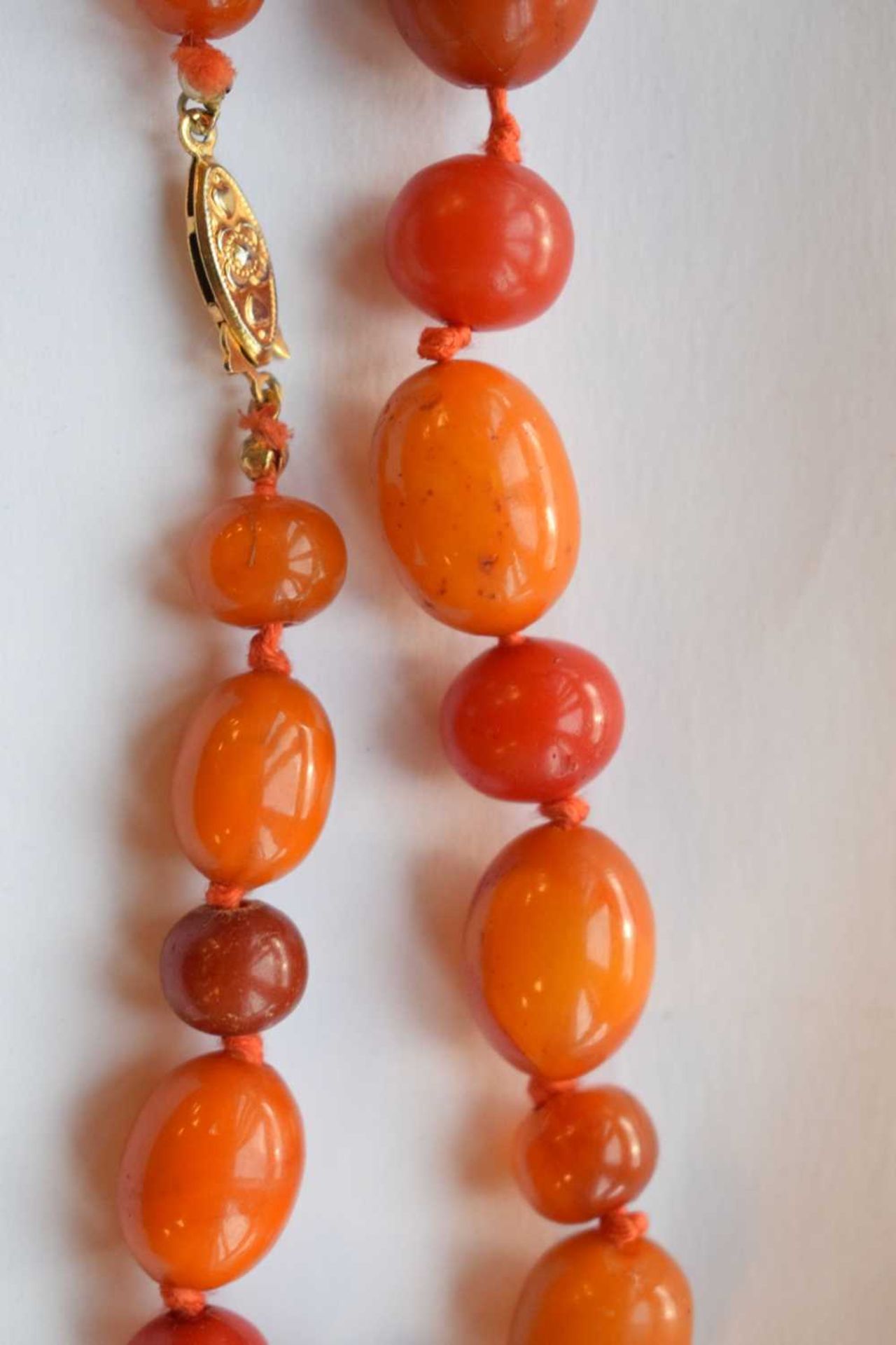 'Butterscotch amber' coloured bead necklace - Image 5 of 12