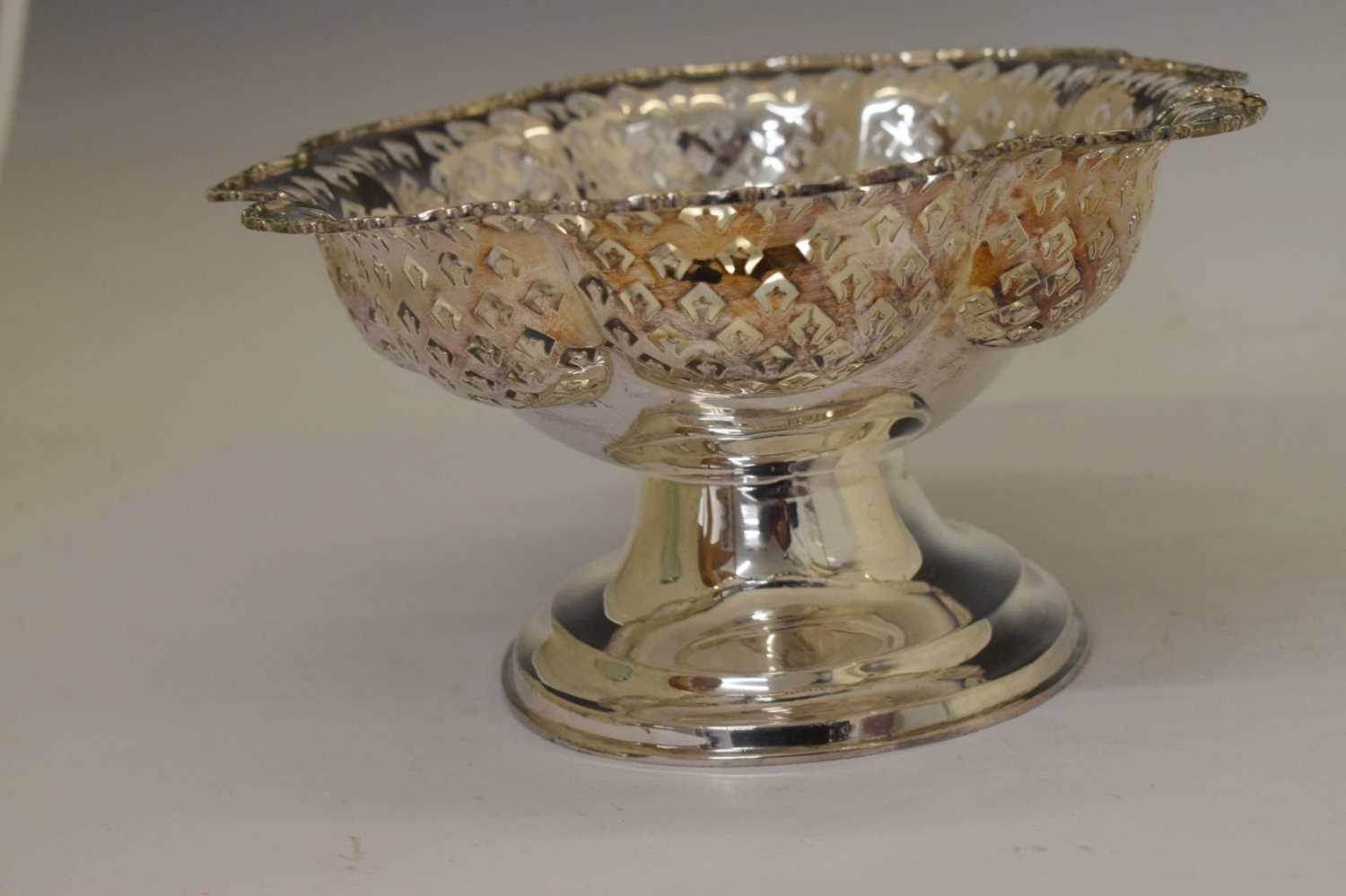 George V silver pedestal bowl or comport - Image 5 of 13
