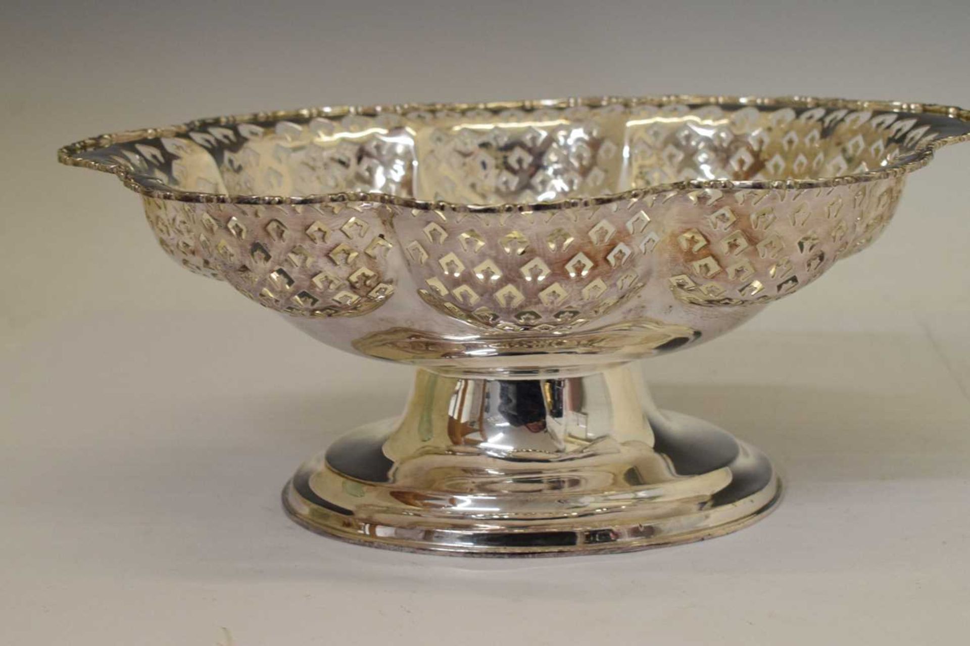 George V silver pedestal bowl or comport - Image 4 of 13