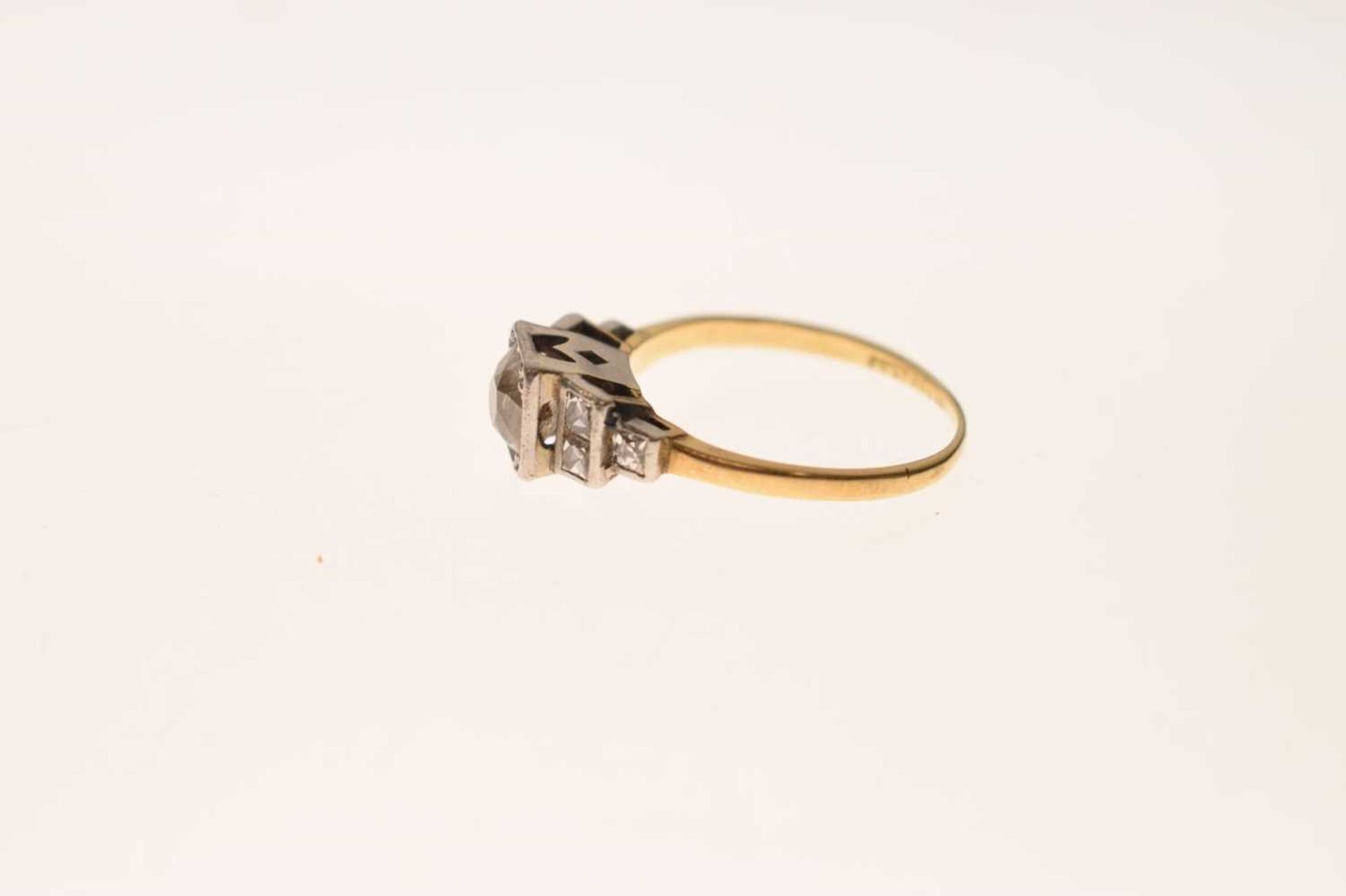 Art Deco diamond 18ct yellow gold and platinum set three stone ring - Image 2 of 8