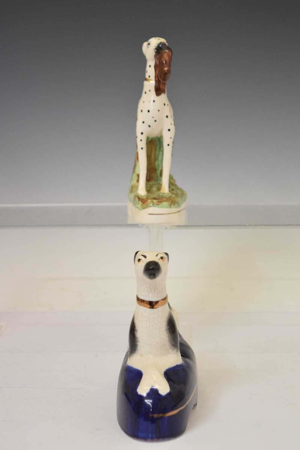 Group of assorted Staffordshire and Staffordshire-style dogs - Image 7 of 13