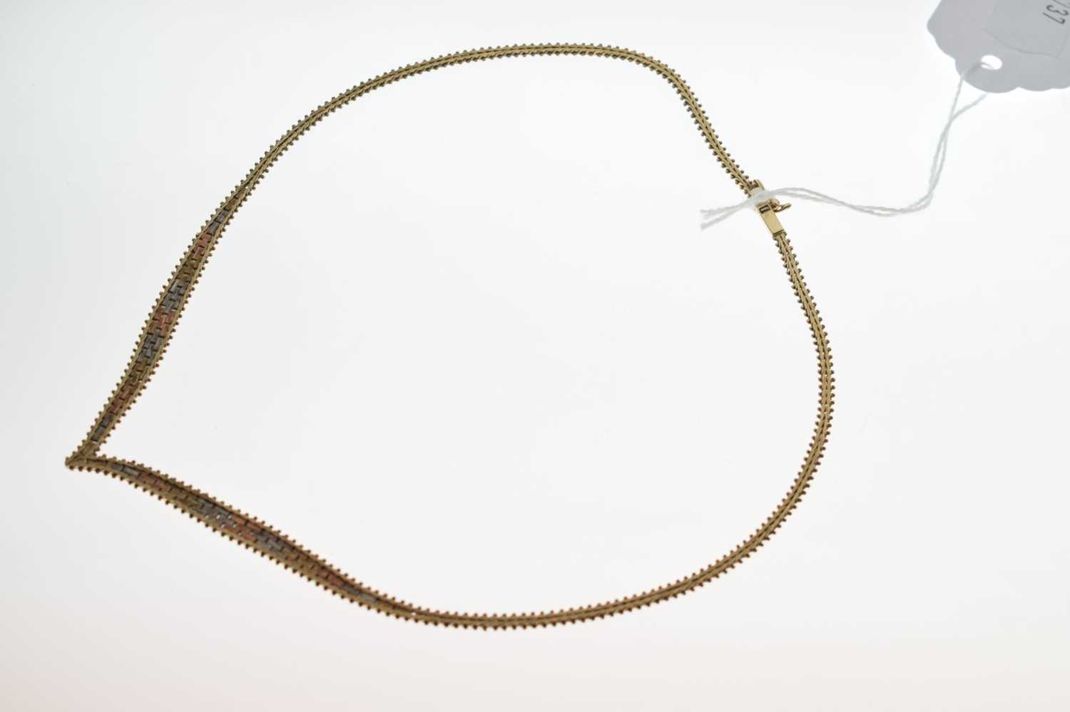 Italian yellow metal (9K) three-colour necklace - Image 2 of 6