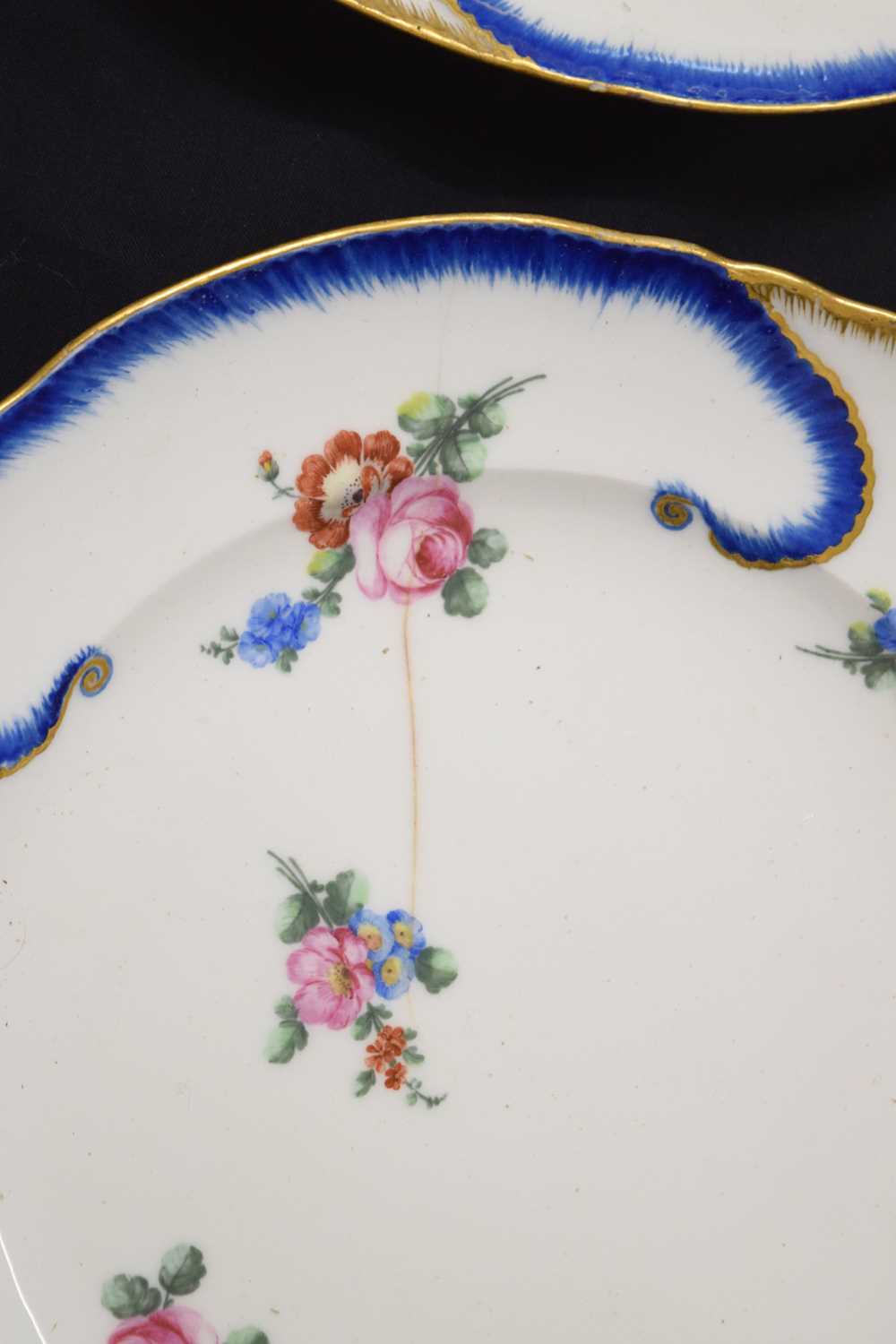 Set of Continental porcelain plates - Image 11 of 13