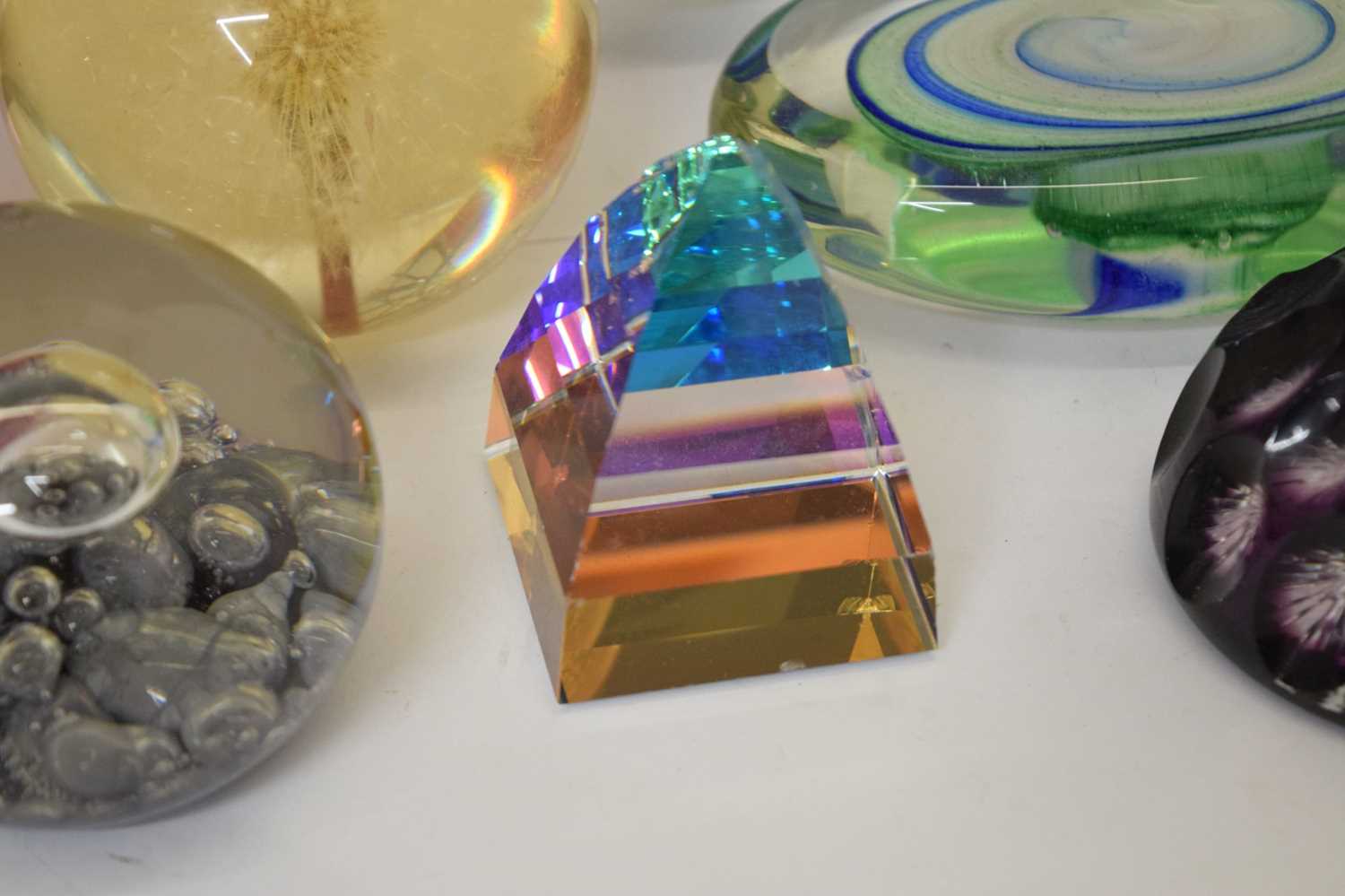 Collection of glass paperweights - Bild 7 aus 12