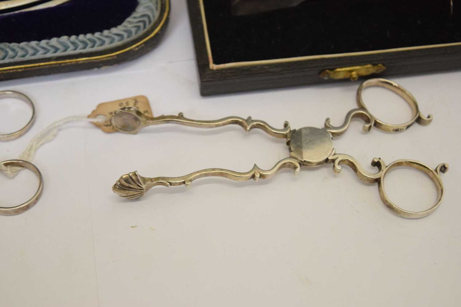 Pair of 18th century silver sugar nips, two cased silver Christening sets, etc - Image 5 of 12