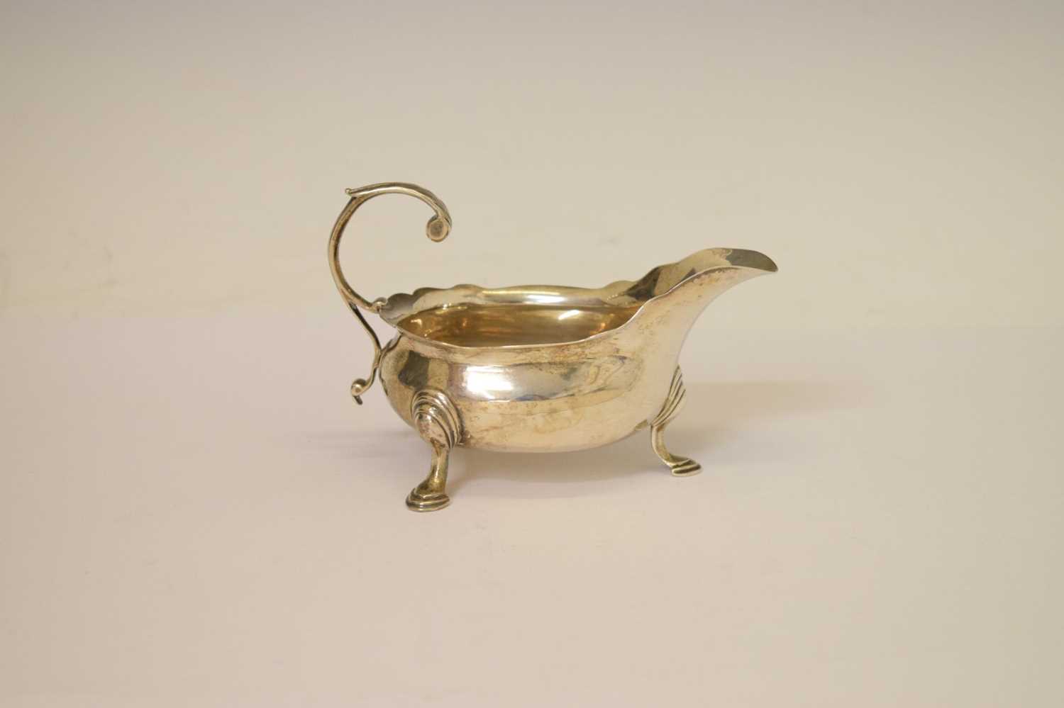 George II silver sauceboat - Image 2 of 7