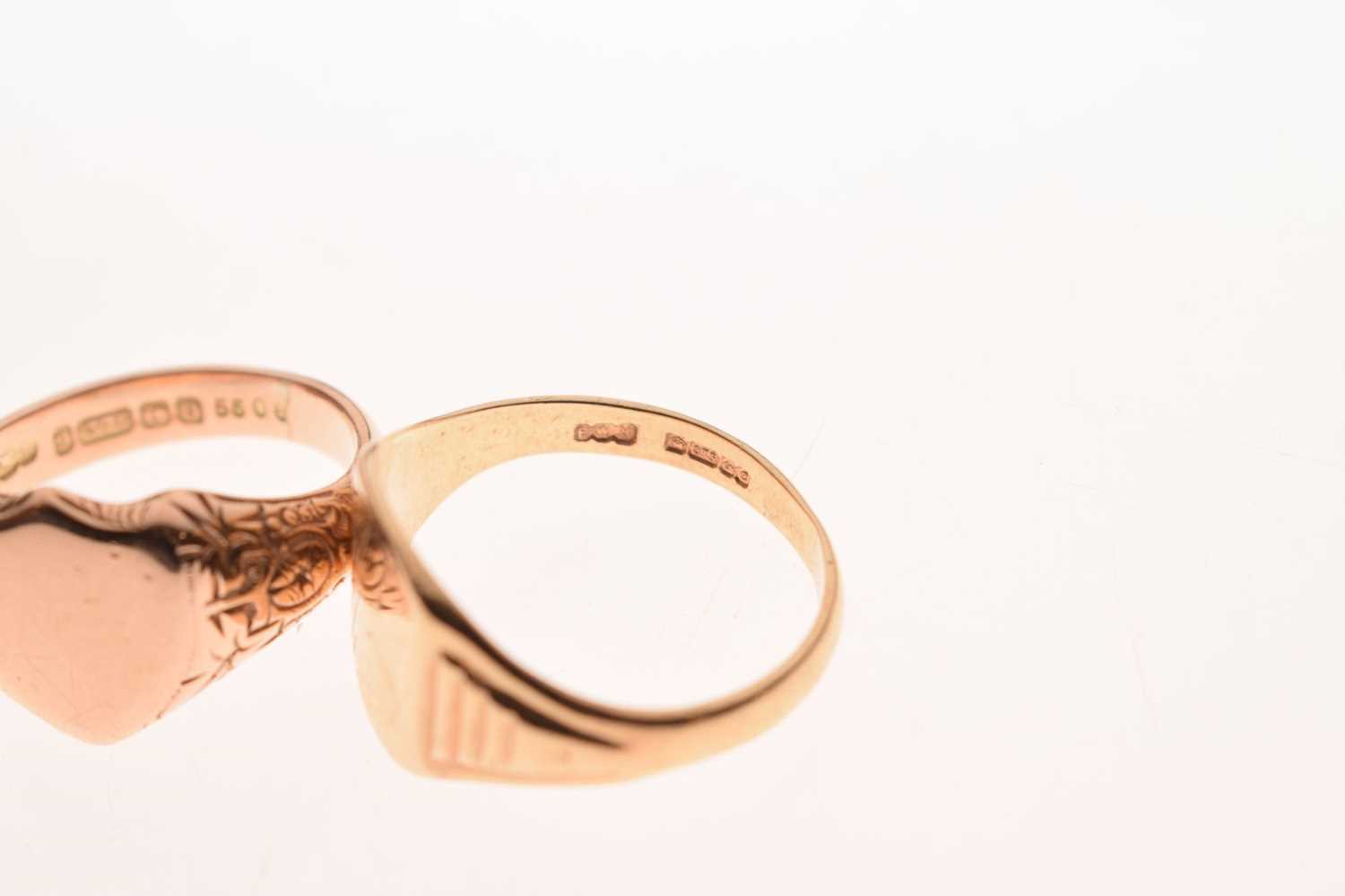 Two 9ct gold signet rings - Image 6 of 7