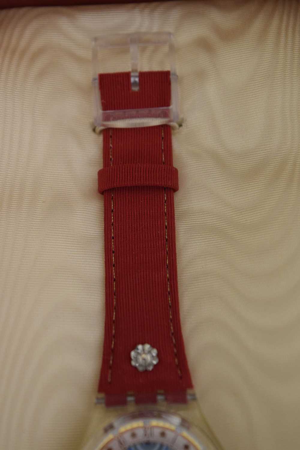 Swatch - Roi Soleil limited edition GZ 127 quartz wristwatch - Image 3 of 9
