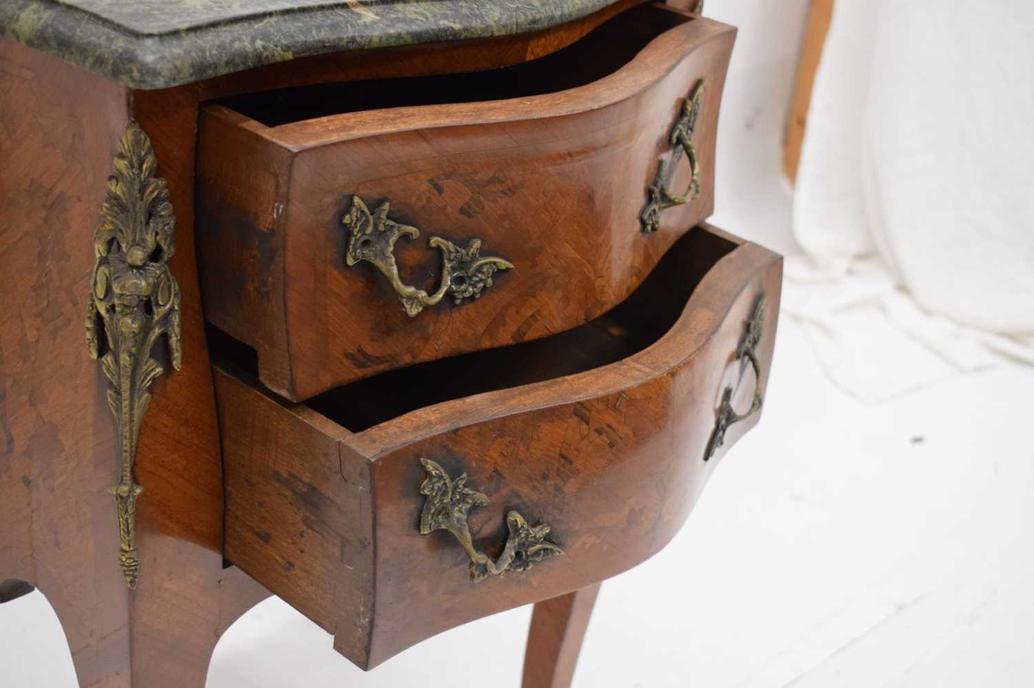 Early 20th century French-style green marble top bombe chest - Image 6 of 7