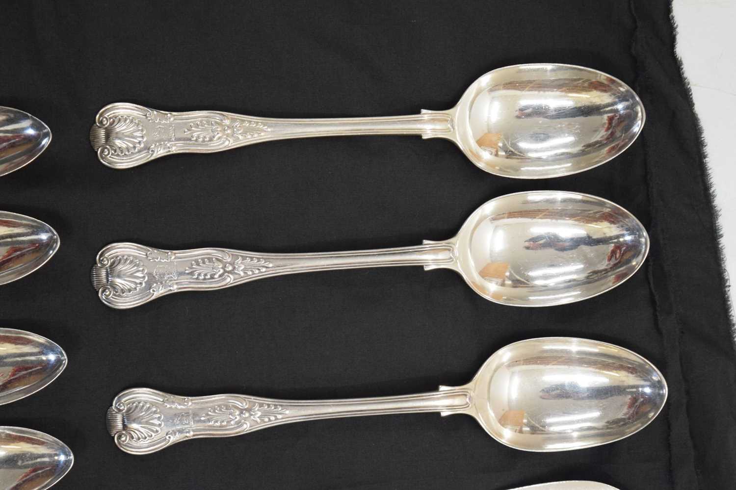 Quantity of silver Kings pattern cutlery, to include a set of three Victorian tablespoons, etc - Image 6 of 12