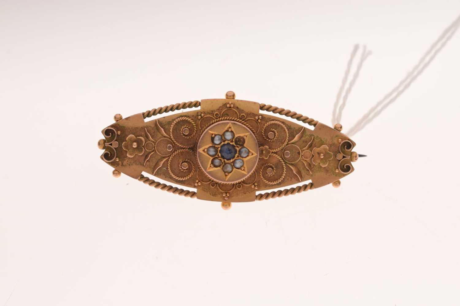 Edwardian 9ct gold and seed pearl brooch - Image 6 of 6