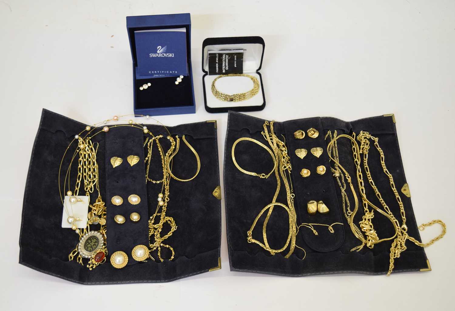 Collection of costume jewellery to include boxed Swarovski earrings, etc - Image 16 of 16