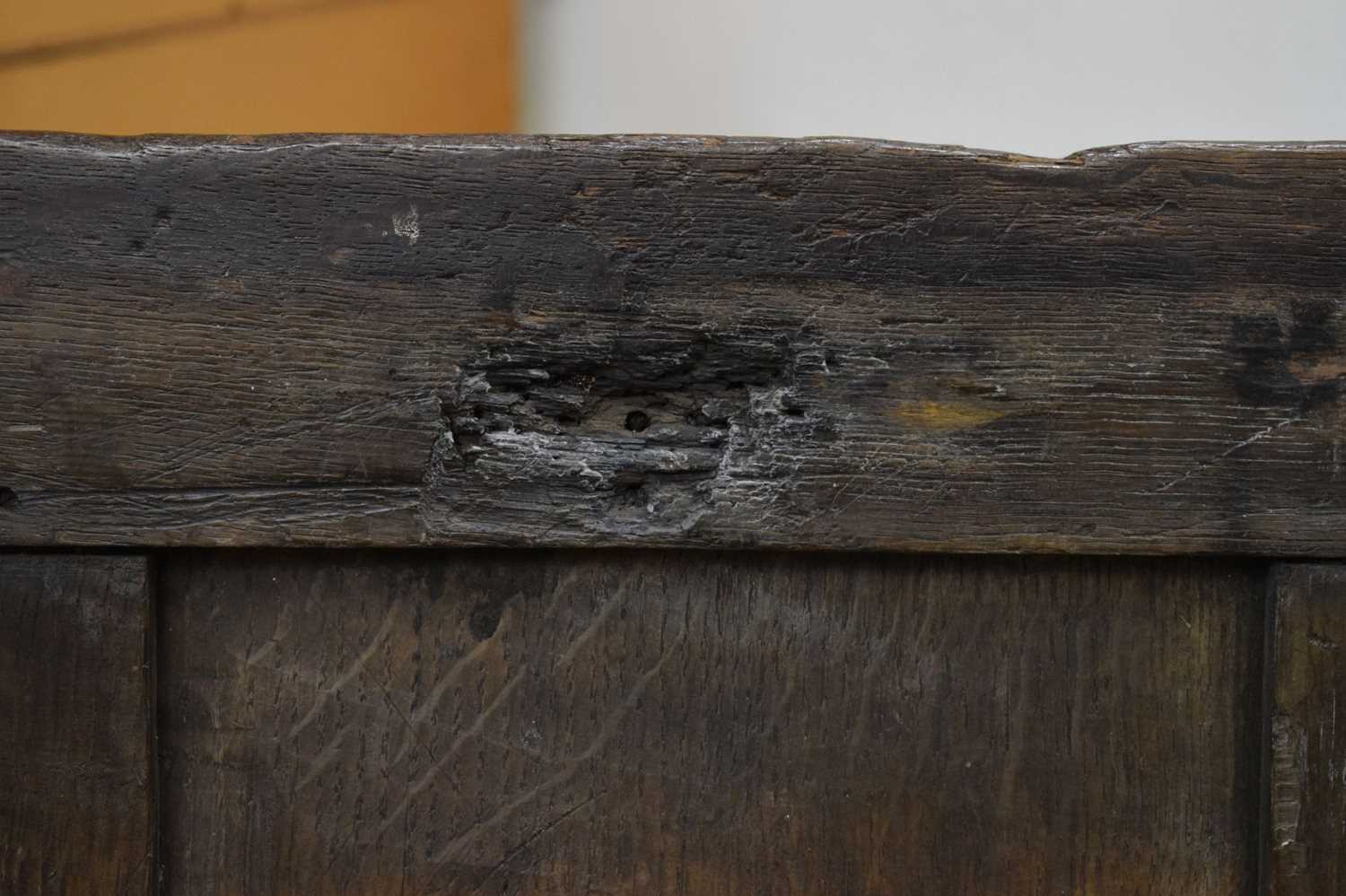 17th century oak coffer or bedding chest - Image 11 of 18