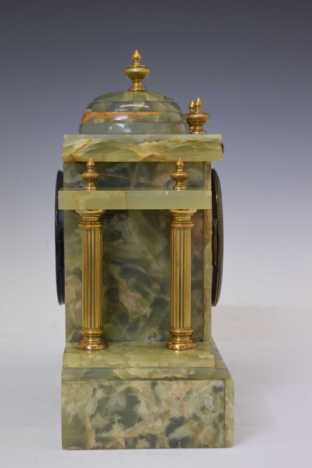 Late 19th century French green onyx architectural mantel clock - Bild 4 aus 8