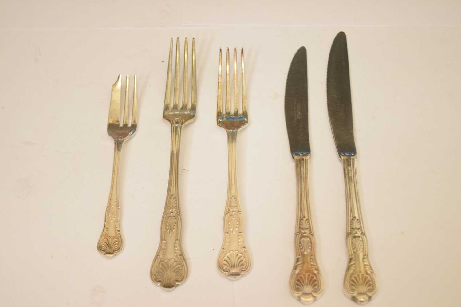 Canteen of Osborne EPNS, Sheffield, Kings pattern cutlery - Image 3 of 4