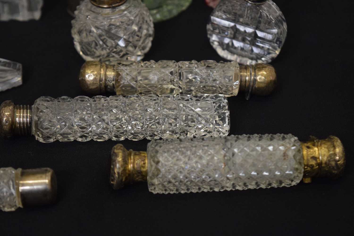 Quantity of mainly silver mounted and capped perfume and scent bottles - Image 3 of 10