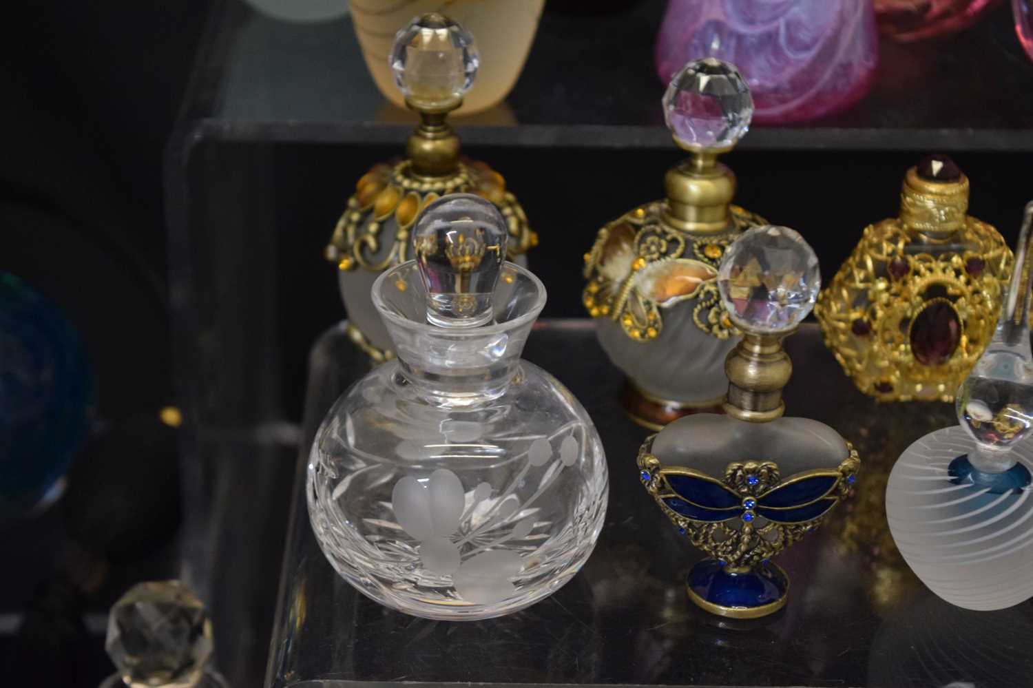 Quantity of modern glass scent and perfume bottles - Image 9 of 14