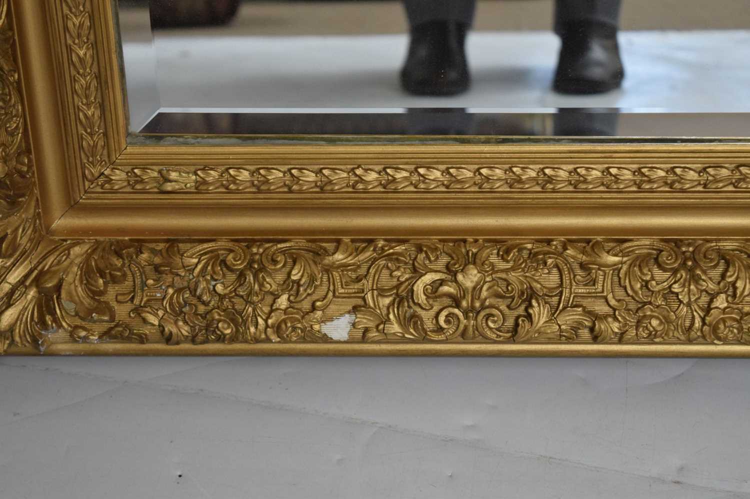 Gilt gesso picture frame, converted into a wall mirror - Image 7 of 8