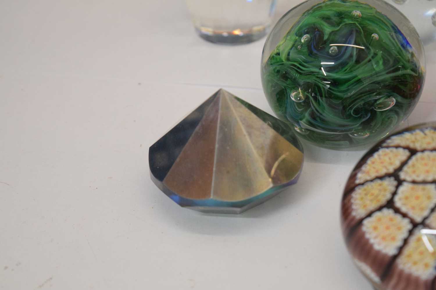 Collection of glass paperweights - Bild 4 aus 12