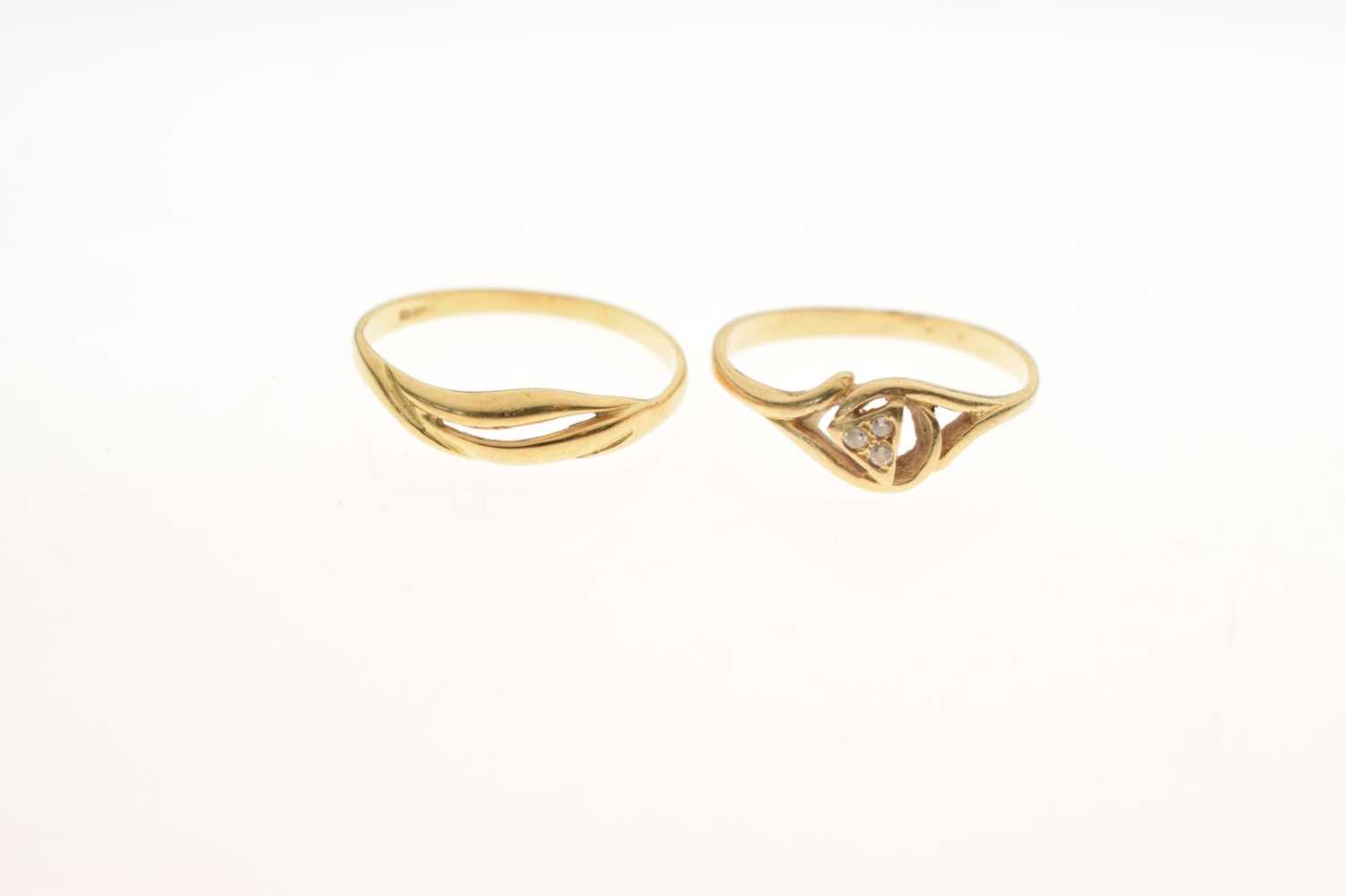 Yellow metal (750) ring and 14ct gold ring - Image 2 of 6