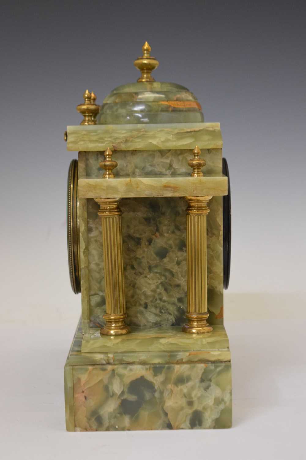 Late 19th century French green onyx architectural mantel clock - Bild 7 aus 8