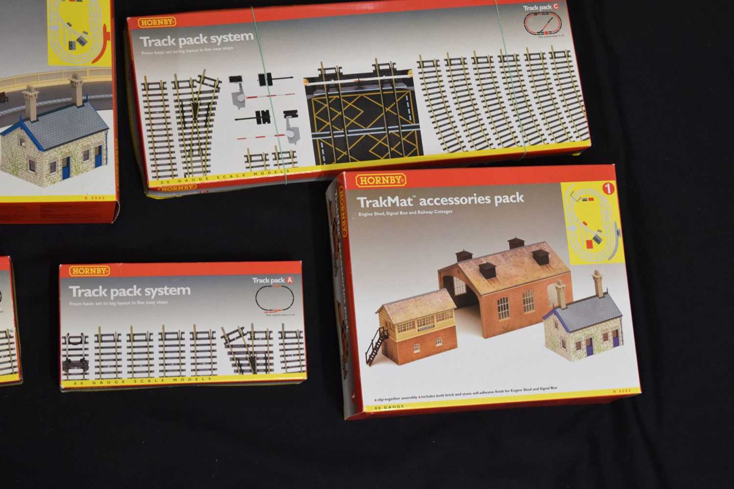 Hornby - Boxed 00 gauge 'Royal Train' trainset and boxed accessories - Image 7 of 7