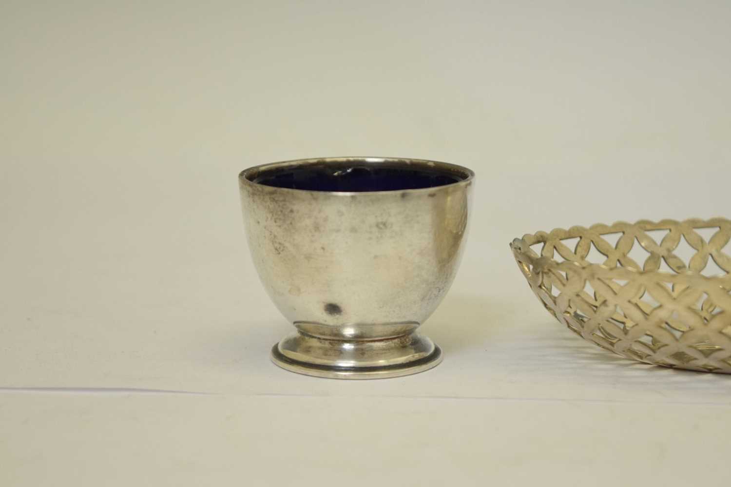 George V silver pierced bowl, and two silver condiments with blue glass liners - Image 5 of 8