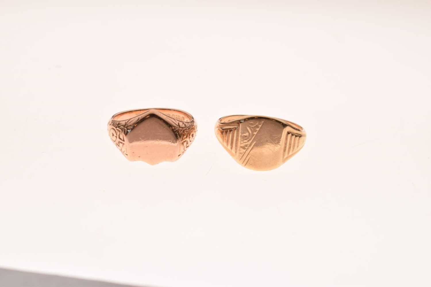 Two 9ct gold signet rings - Image 7 of 7