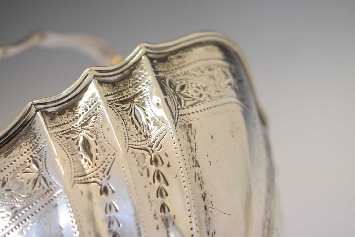 George III Irish silver pedestal basket with bright-cut decoration - Image 9 of 9