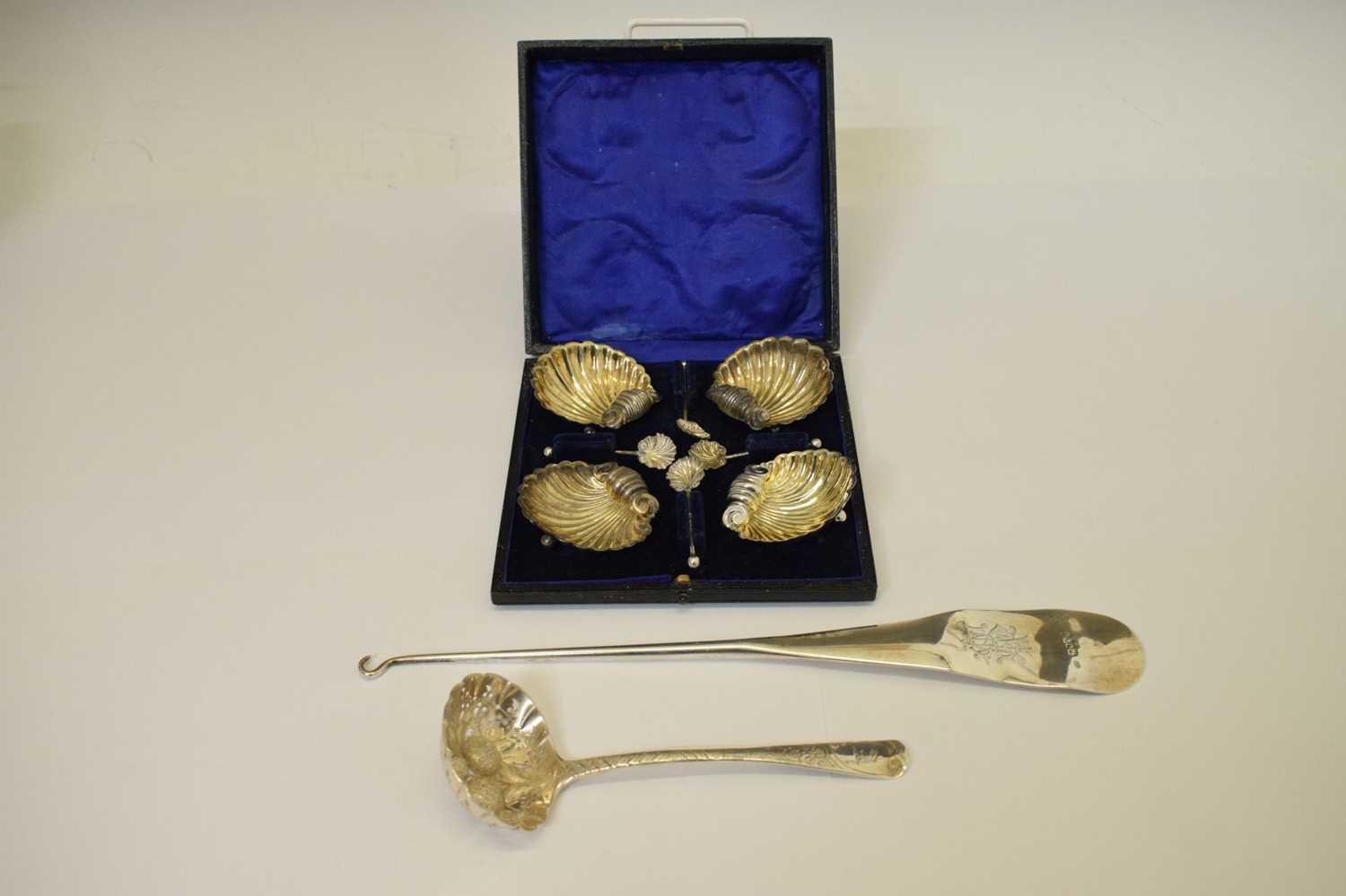 Set of four late Victorian silver shell salts, etc - Image 2 of 9